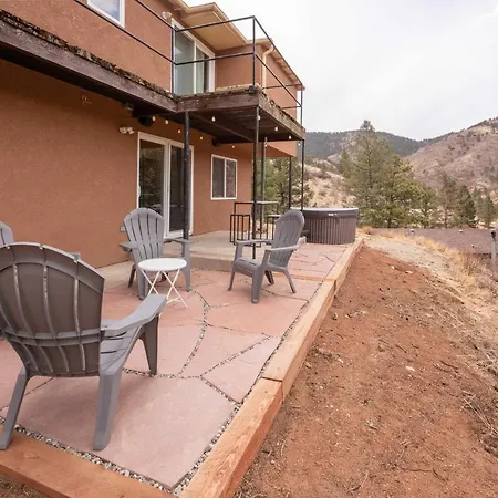 Green Mountain Falls Apt With Mountain View, Hot Tub